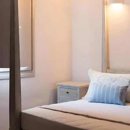 Vakantiehuis Echinousa Katoikia No6 *